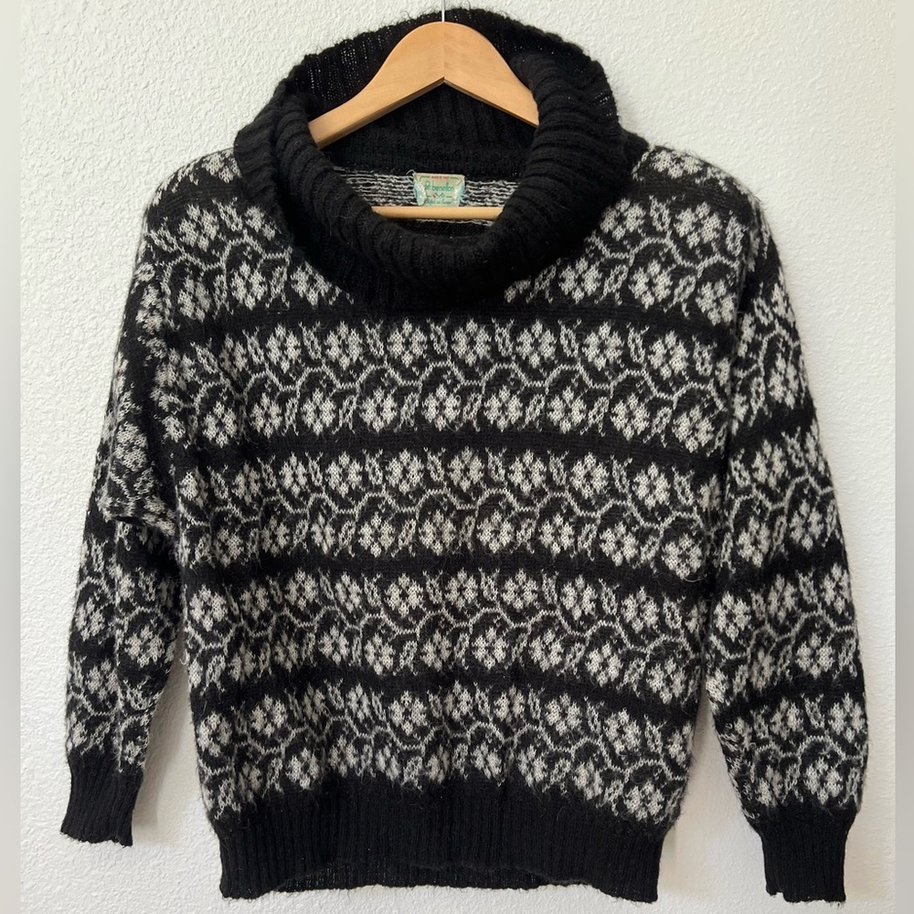 Vintage United Colors of Benetton Womens Medium Cowl Soft Y2K Knit Soft Sweater